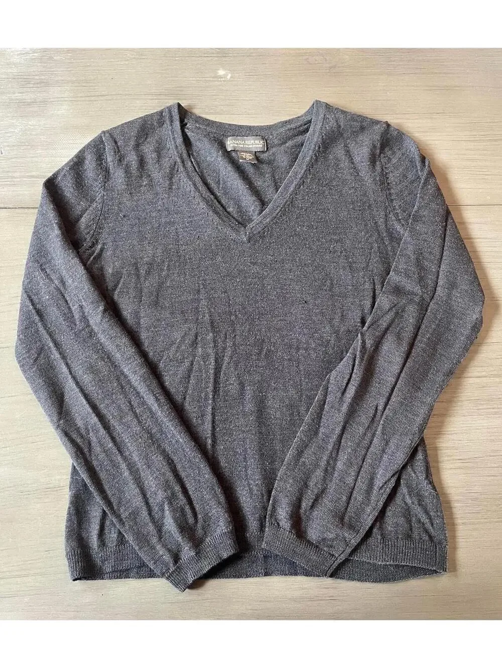 Banana Republic Grey Business Casual Wool V Neck Long Sleeve Pullover Sweater M